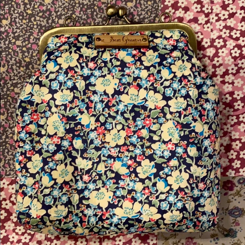 Francine essential oil crossbody purse sew grown